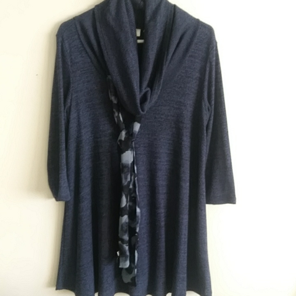 NY & CO blue tunic sweater
